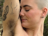 NAUGHTYNATURAL Hairy Beach Pits Trailer
